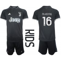 Camisa de Futebol Juventus Weston McKennie #16 Equipamento Alternativo Infantil 2023-24 Manga Curta (+ Calças curtas)